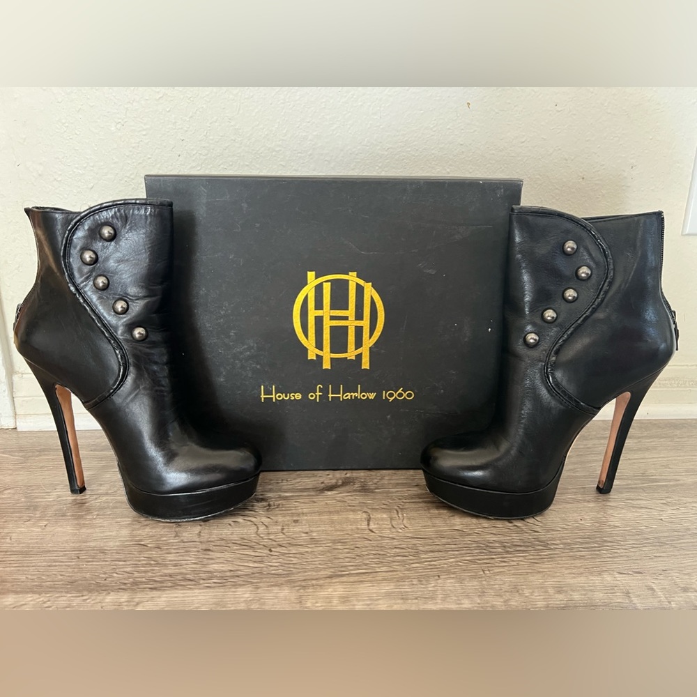 House of Harlow Neena Black Calf Boots